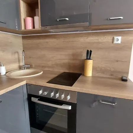 Hostex Pastello Deluxe Апартаменты *